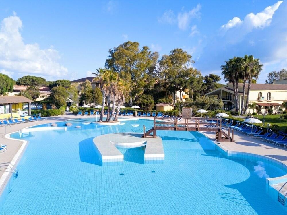 Hotel Fortezza Арбореа Екстер'єр фото